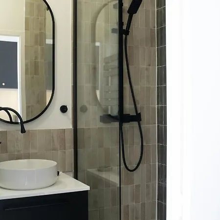 2 Pieces Centre 아파트